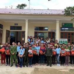 Volunteer Tour Group - Vietnam's Central Highlands
