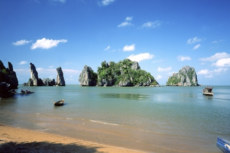 ​JOURNEY TO DISCOVER HA TIEN BAY